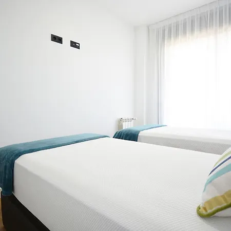 Precioso Con Piscina En *